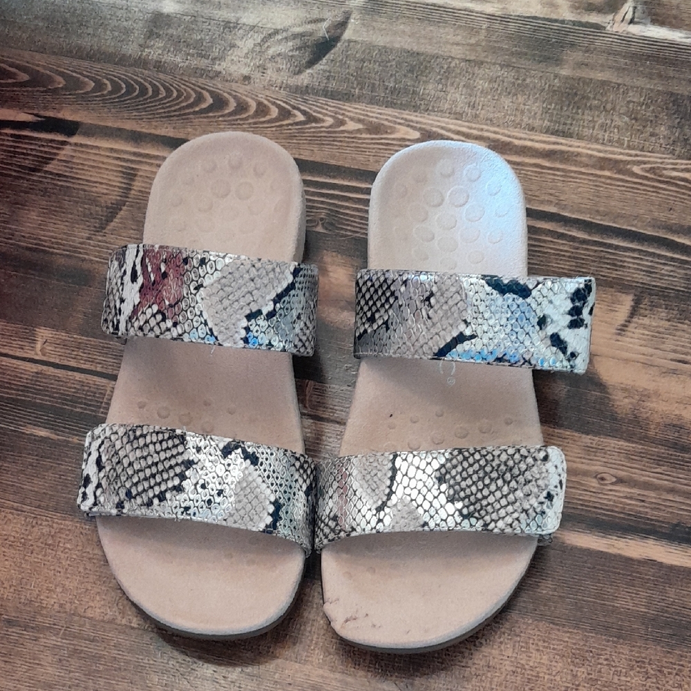 Vionic Metalic Animal Print Sandles